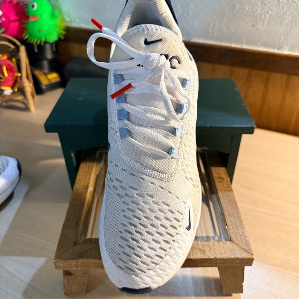 Nike Air Max 270 White, Red & Blue - Picture 3 of 10